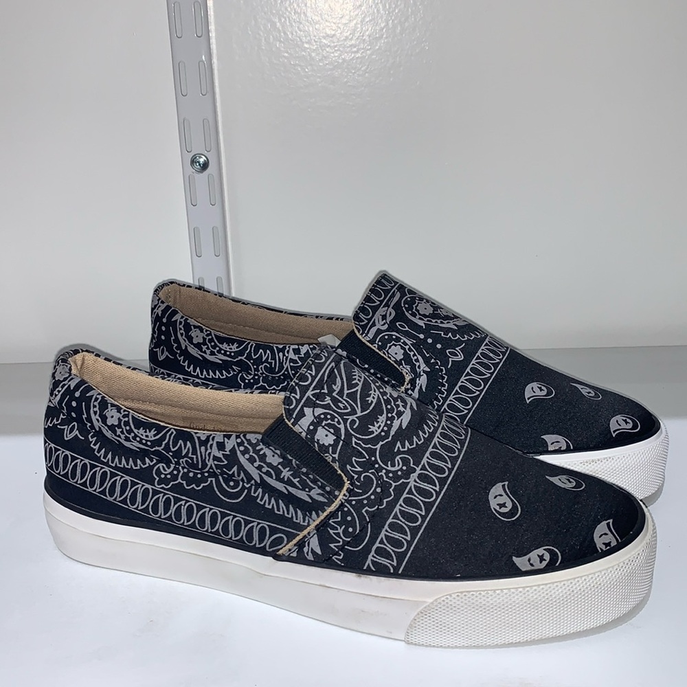 BLACK BANDANA SLIP ON SNEAKERS